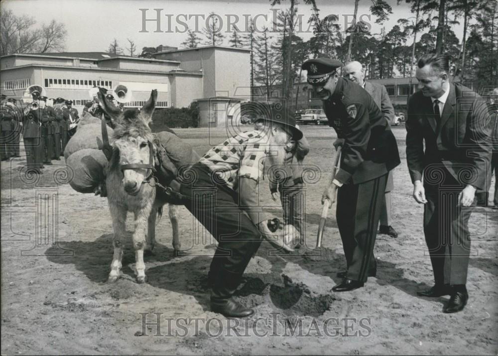 Press Photo 5th German-American National Festival To Take Place In Berlin - Historic Images