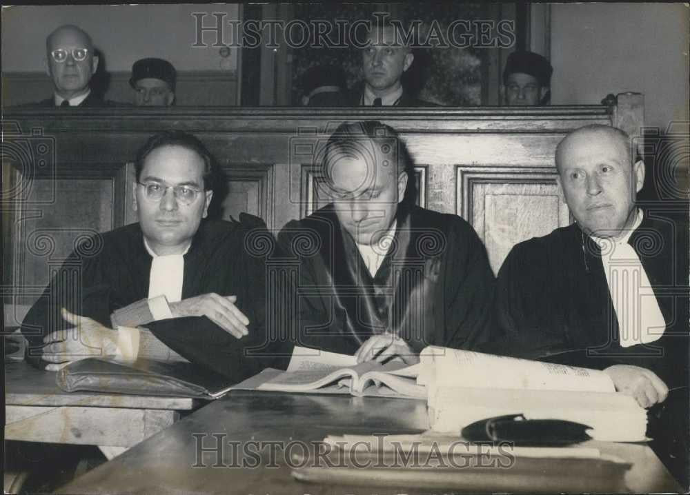 1954 Press Photo General Oberg Colonel Knochen Military Tribunal Cherche Midi - Historic Images