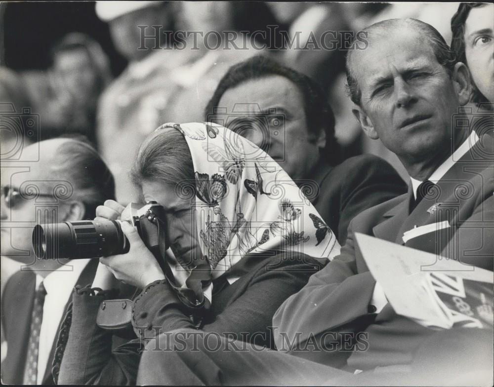 1972 Press Photo Princess Anne Prince Philip Watch Dressage Olympic Games - Historic Images