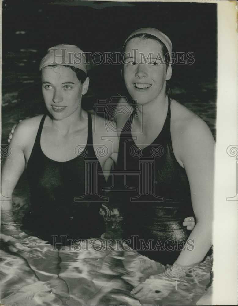 1958 Press Photo Margaret Edwards,Judy Grinham  Women&#39;s 110 Yards Backstroke - Historic Images