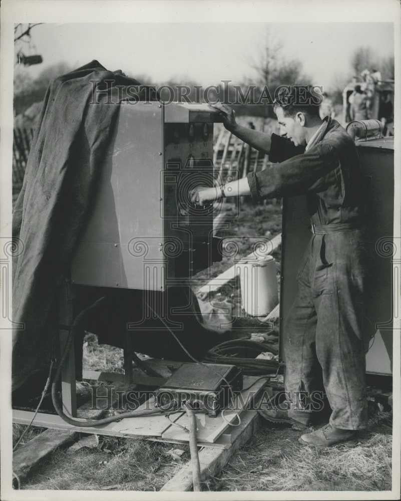 1954 Press Photo French Tower Crane in London - Historic Images