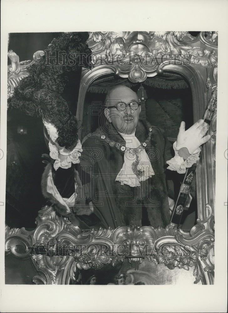 1956 Press Photo Sir Cullem Welch Lord Mayor London Carriage Mansion House - Historic Images