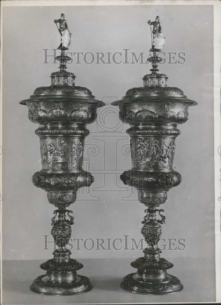 Press Photo Dutch Cups Gift of Honor to Germans in Wesel - Historic Images