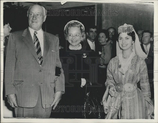 1955 Press Photo Millionaire hotel owner Conrad Hilton & Sonja Henie - Historic Images