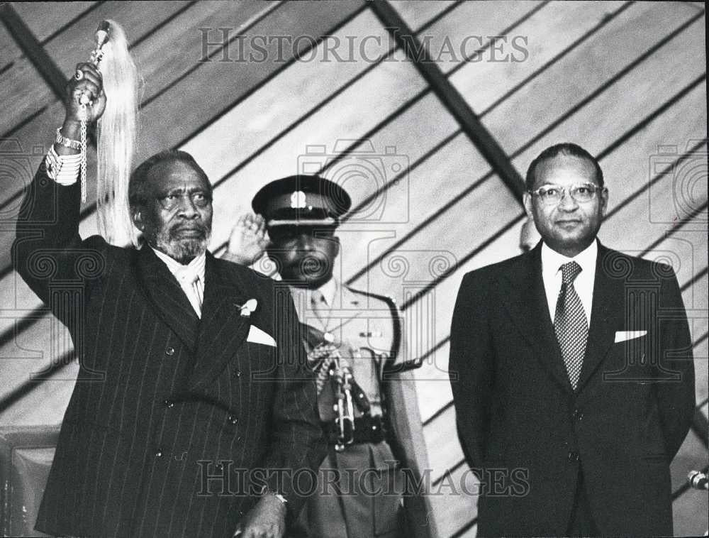 Press Photo President Kenyatta is seen with the new Director General of UNESCO - Historic Images