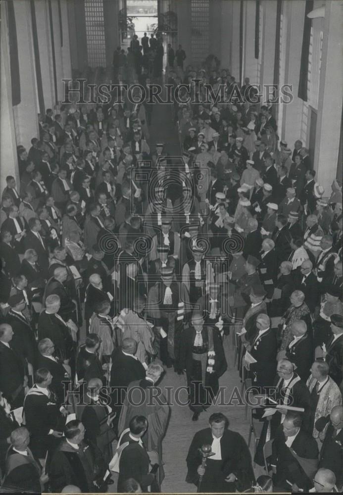 1957 Press Photo General View Procession Scientists Professors Caen University - Historic Images