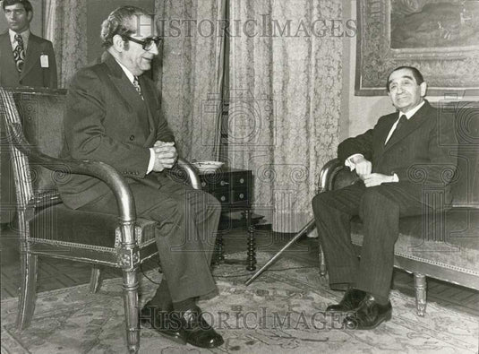 1975 Press Photo Ex French Minister Mendes Meets Portuguese President Gomes - Historic Images