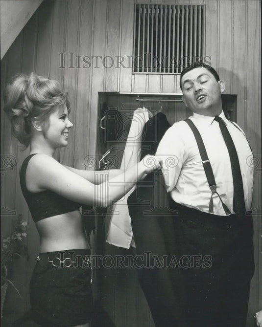 Press Photo Merchant Banker D.E. Neyland at "Samson & Delilah" - Historic Images