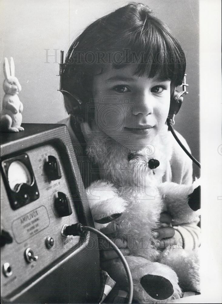 Press Photo Sharon Martin, 6 Listens Intently to Teacher Speaks Over Headphones - Historic Images