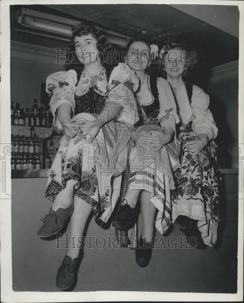 1953 Press Photo Dance Cavalcade in London - Historic Images