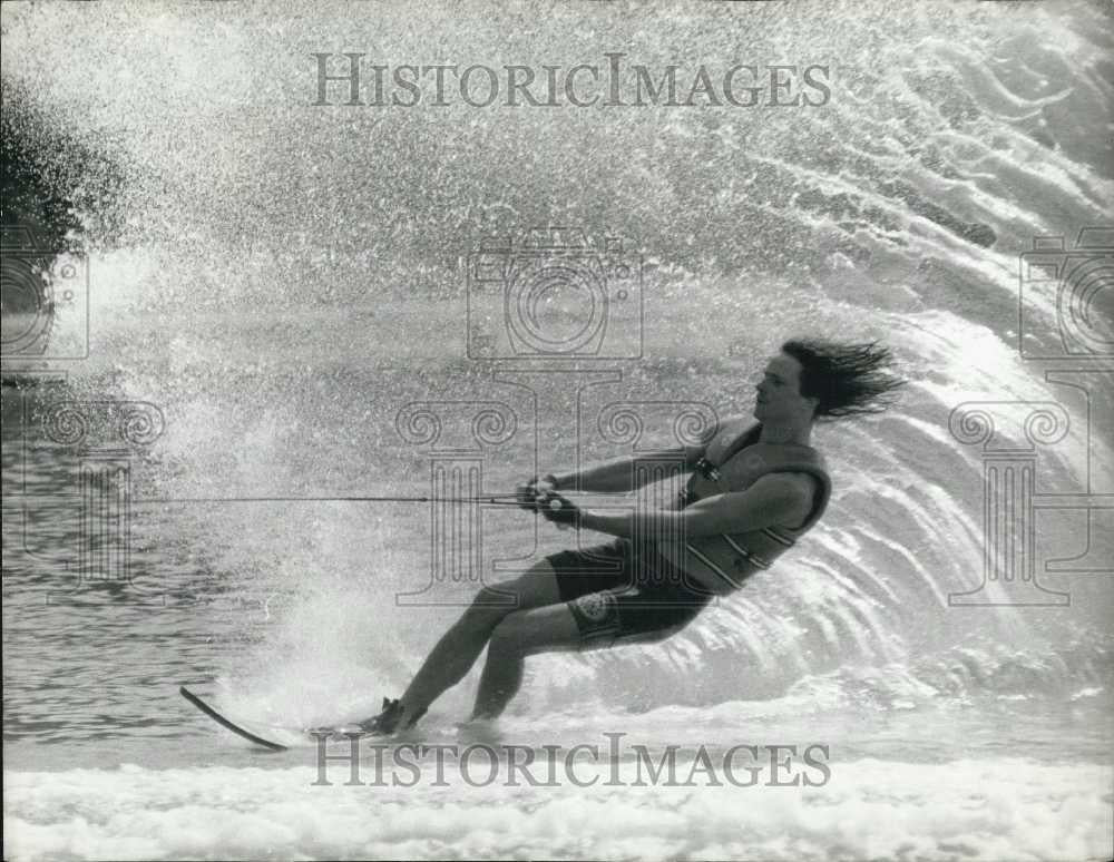 1976 Press Photo Old Spice International Water Ski Competition at Ruislip - Historic Images