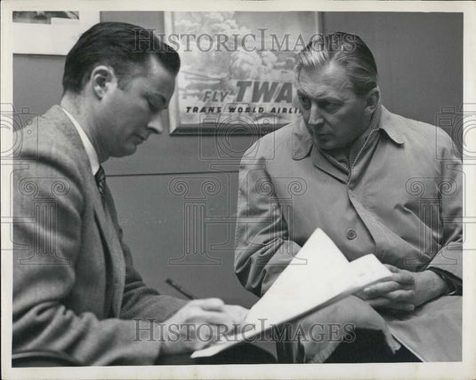 Press Photo Kurt Georg Kiesinger Talks With Reporter - Historic Images