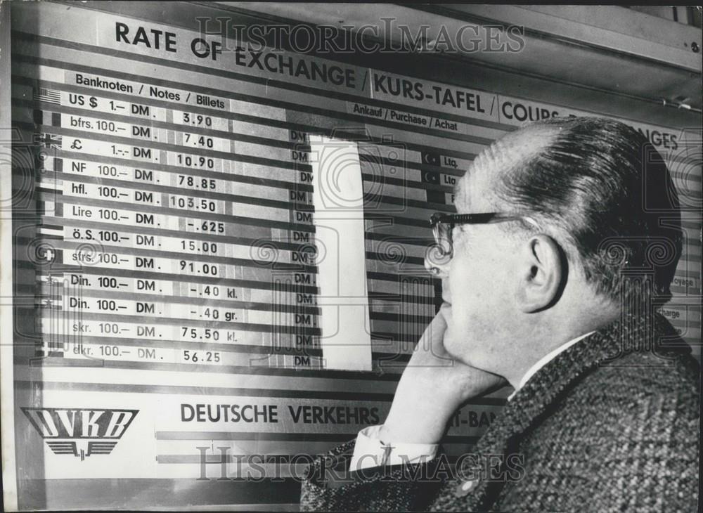 1961 Press Photo German Mark Value Raised - Historic Images