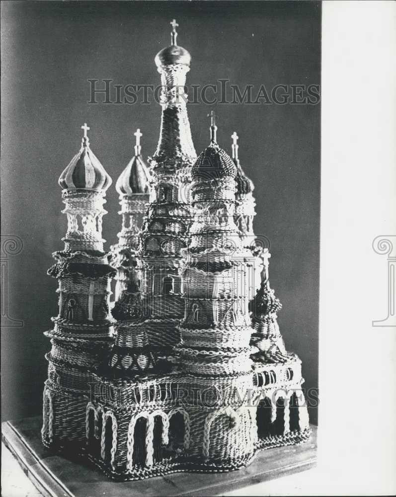 Press Photo Moscow&#39;s St Basil&#39;s Cathedral Made In Telephone Wire - Historic Images