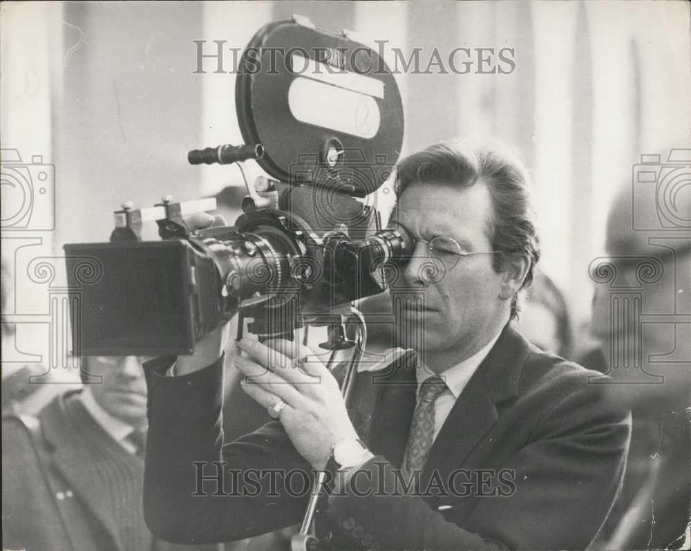 1969 Press Photo Lord Snowdon at Crufts Dog Show - Historic Images