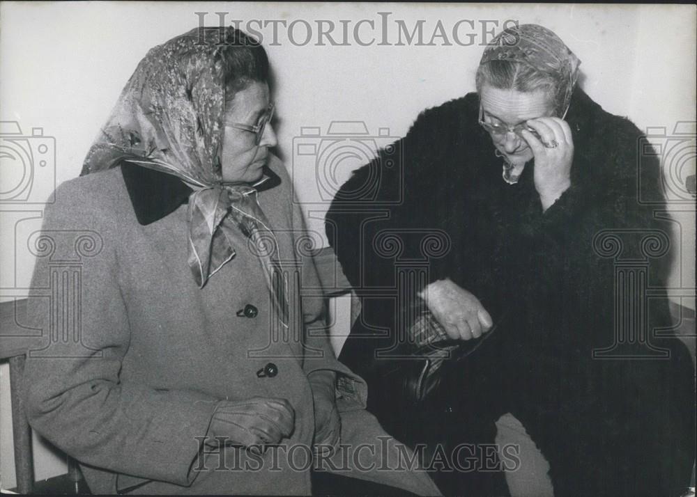 1959 Press Photo Nurses Gabriele Schmidt and Margarete Taubman on trial for negl - Historic Images