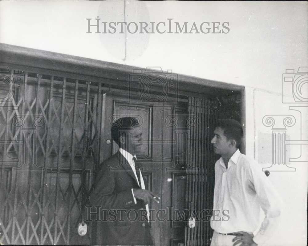 1968 Press Photo Embassies close and open in Dar Es Salaam - Historic Images