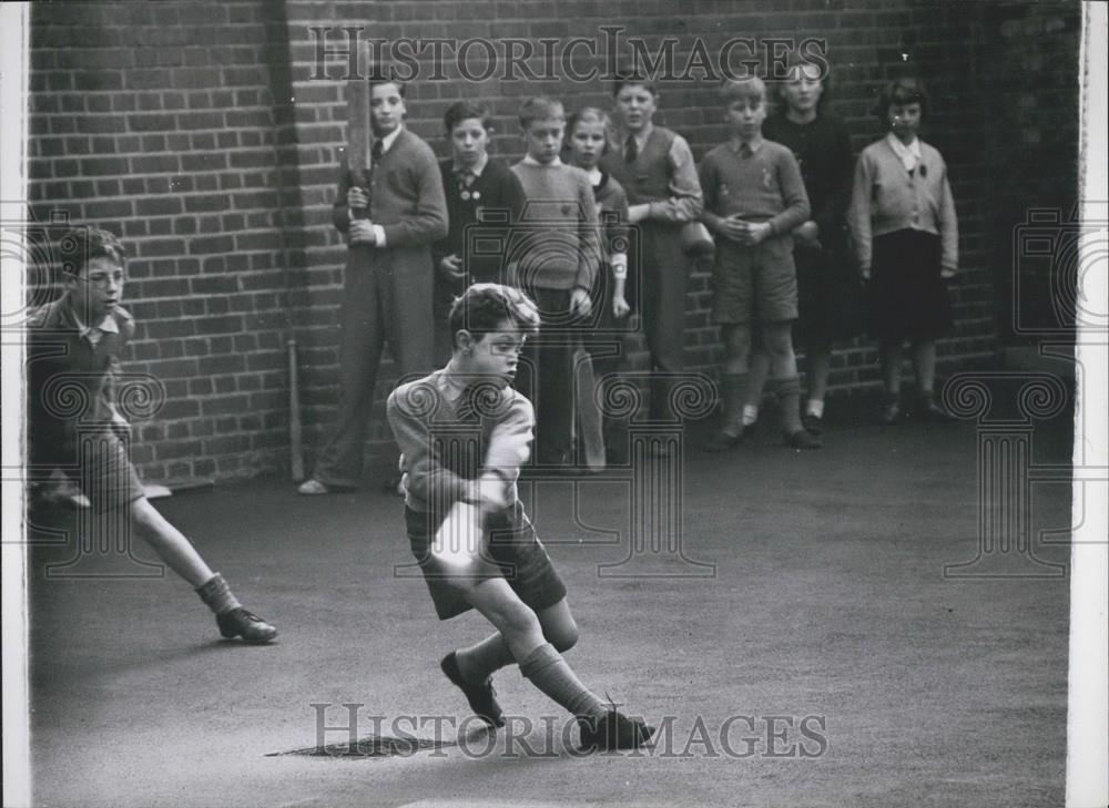 Press Photo Deaf Children Excel In Sports Because They Do Not Need Hearing - Historic Images