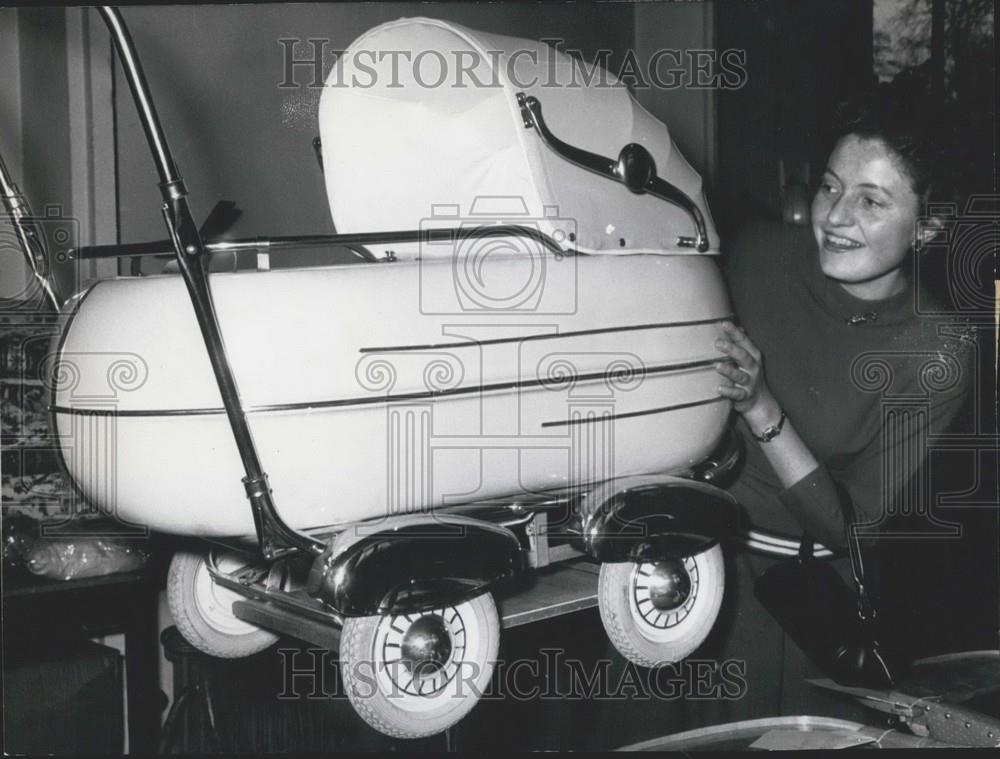 1957 Press Photo Combi-Go-Cart Crib Wiesbaden Go-Cart Fair - Historic Images