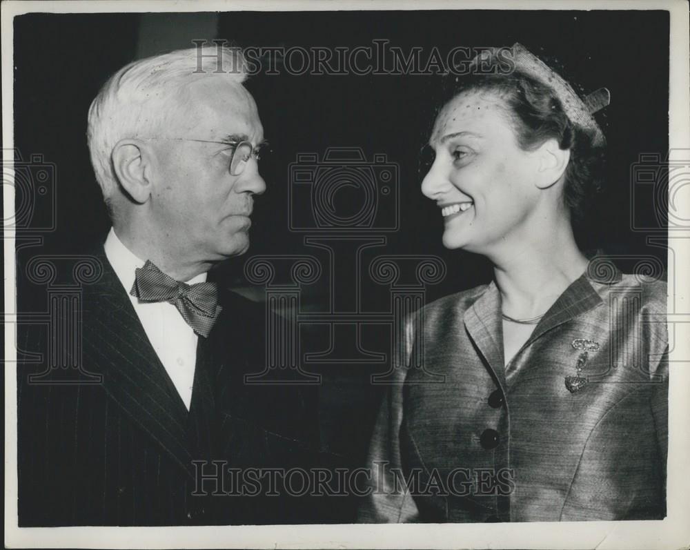 1953 Press Photo Sir Alexander Fleming Penicillin marries Mrs. Coutsouris - Historic Images
