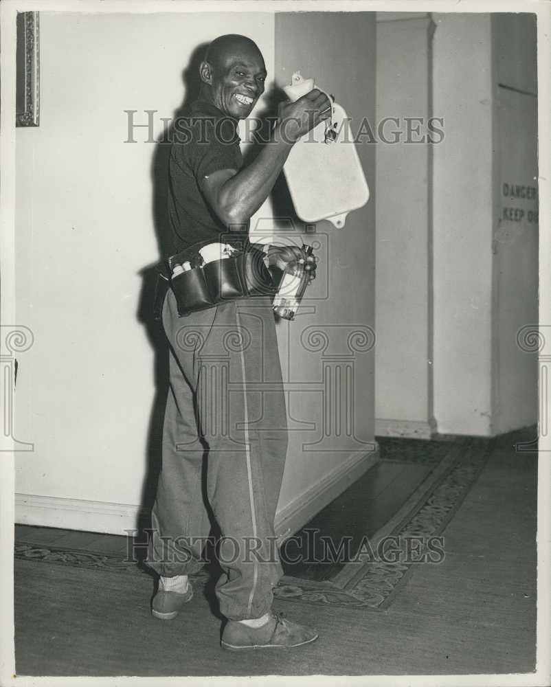 1956 Press Photo Brazilian Football Team Masseur Trainer Mario Americo - Historic Images