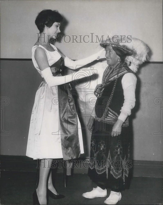 Press Photo Mrs Rosie Clements, Mrs Mopps Ball - Historic Images