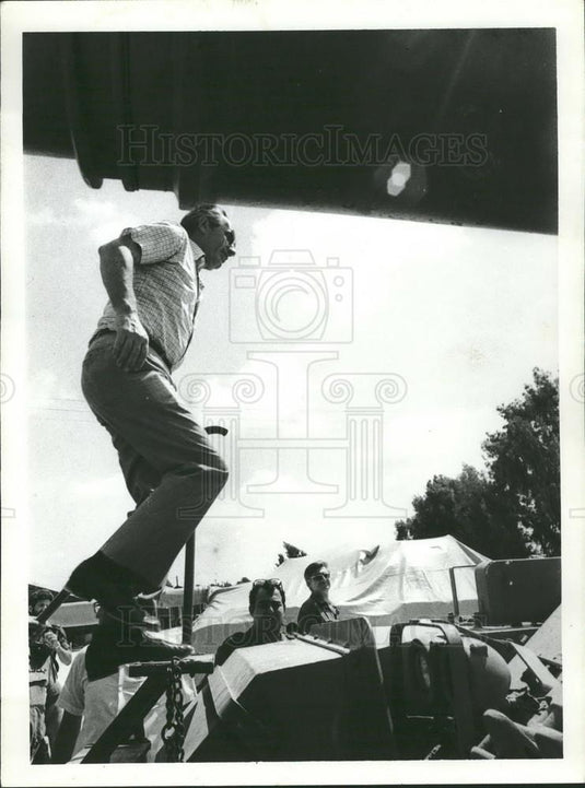 Press Photo Shimon Perez Golan Heights - Historic Images