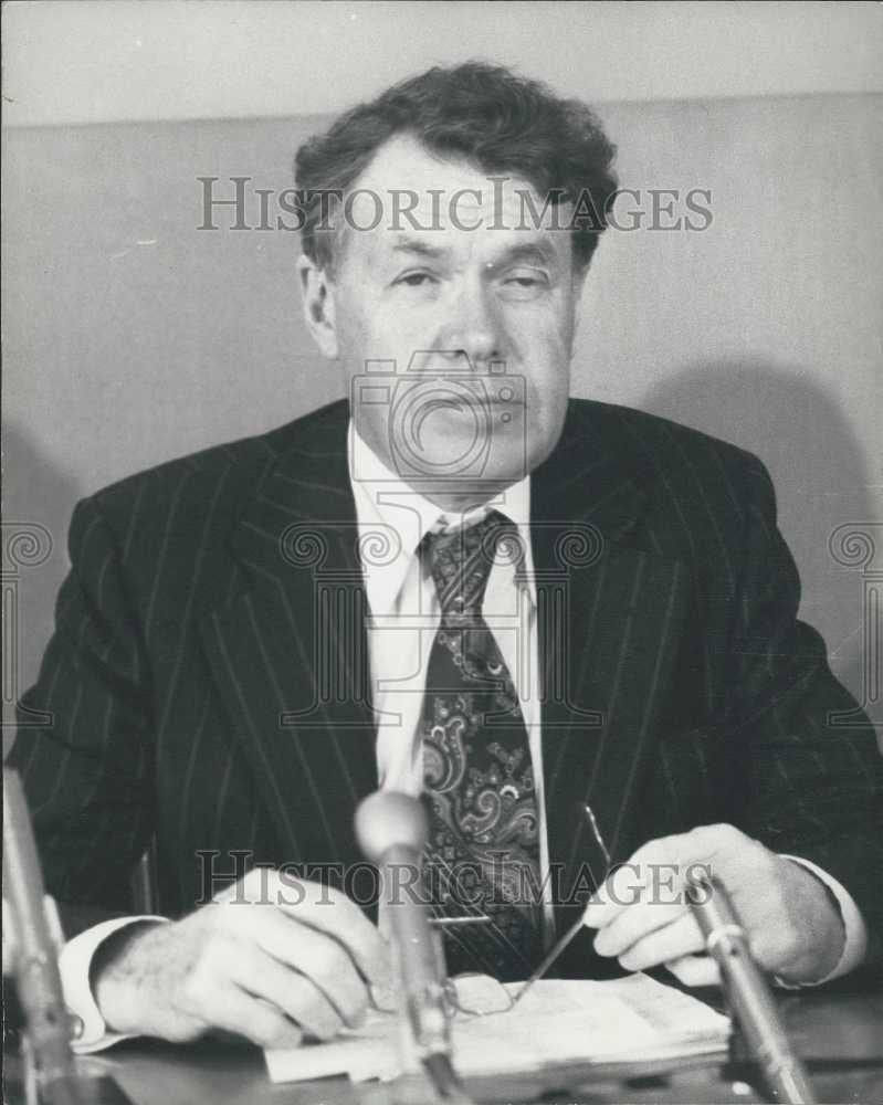 1979 Press Photo Sir Leslie Murphy Resigns as Chairman of the NEB - Historic Images