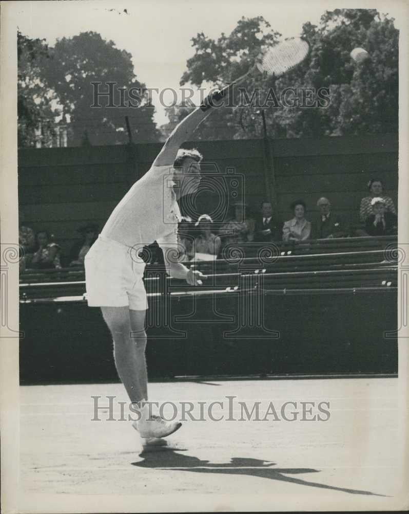 1953 Press Photo R.K Wilson and J.R.E. Devereux Junior Tennis Championships - Historic Images