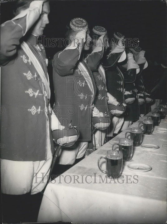 1954 Press Photo More than 1000 Academicians Attend "Lowenbraukeller" in Munich - Historic Images