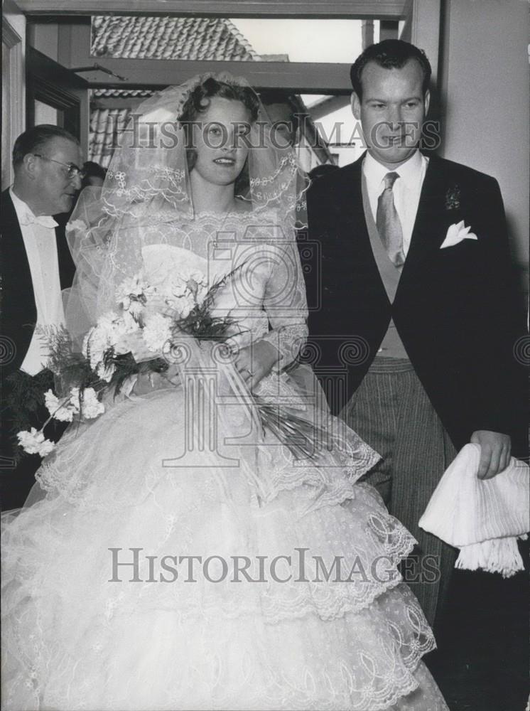 1958 Press Photo cclesiastical wedding;  of the couple Christiane Botsh Harry - Historic Images