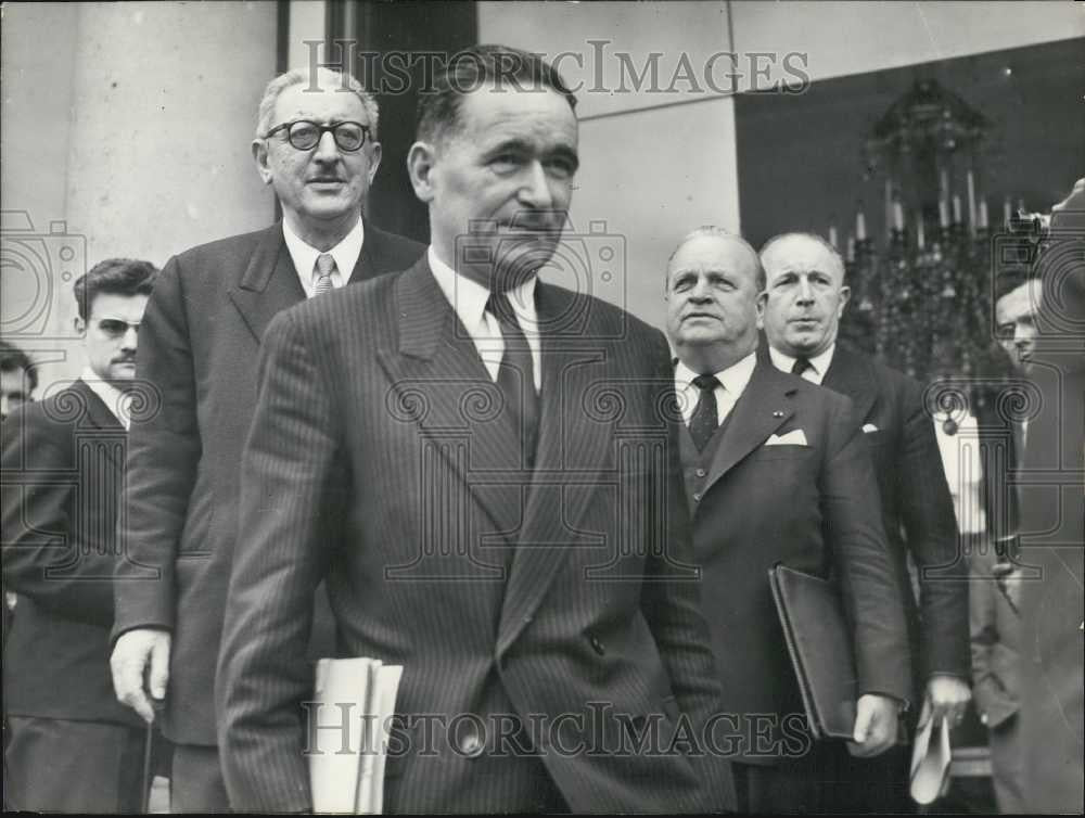 Press Photo French Ministers Hold Meeting at Elysee Palace - Historic Images