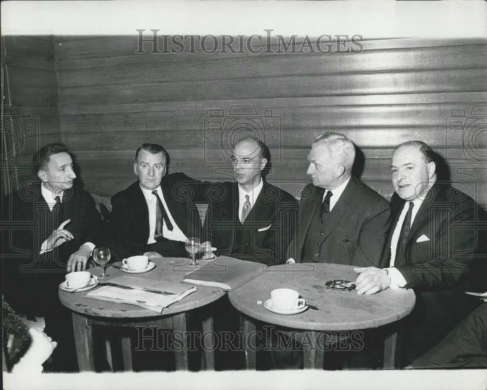 1964 Press Photo Biologist Naessens will work in Britain - Historic Images