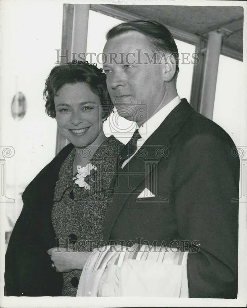 1961 Press Photo Danish Foreign Minister &amp; Wife In London - Historic Images