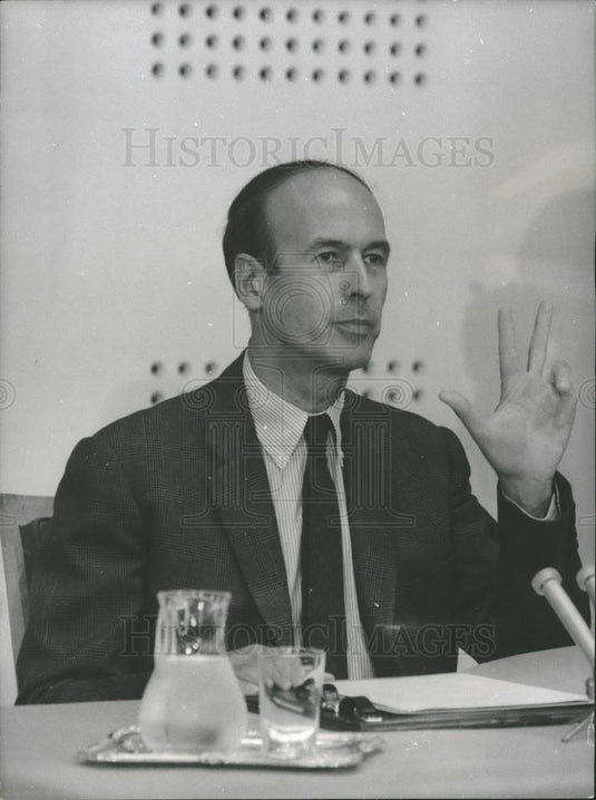1969 Press Photo French Finance Minister Giscard D'Estaing Holds Conference - Historic Images