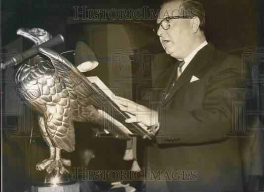 1964 Press Photo Lord Mayor of London at St.Andrew's Doing Bible Readings - Historic Images