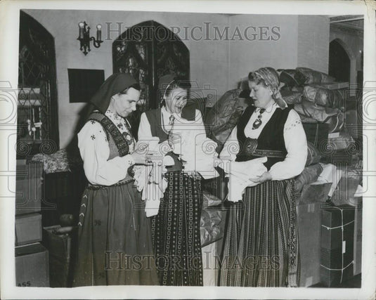 Press Photo Milda Rozuleja Lucy Zvirgzoins Emilya Lazdens Members Des Moins - Historic Images