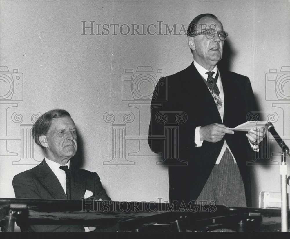 1968 Press Photo Lord Mayor Opens Symposium For Industrialists - Historic Images