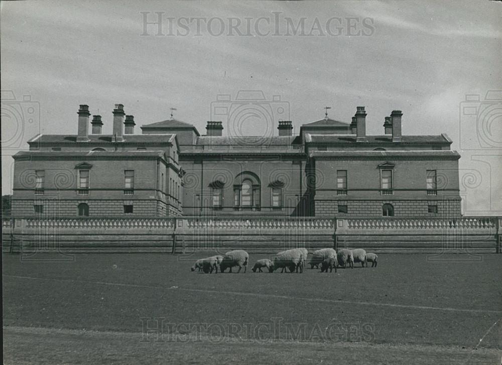 1910 Press Photo Holkham Hall Norfolk home of Earl of Leicester - Historic Images