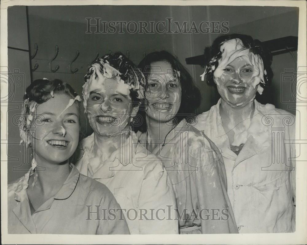 1958 Press Photo Students, Park Teachers College, Cockfosters, London - Historic Images