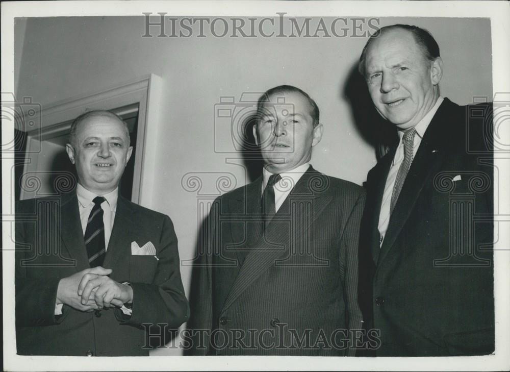 1956 Press Photo Carlton House Meeting M Pinau Selwyn Lloyd Robert Murphy - Historic Images