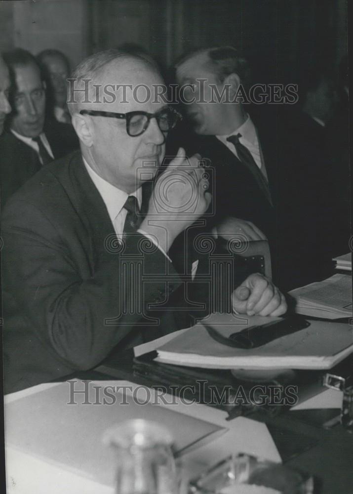 1957 Press Photo French delegates Christian Pineau Free Exchange Zone meeting - Historic Images