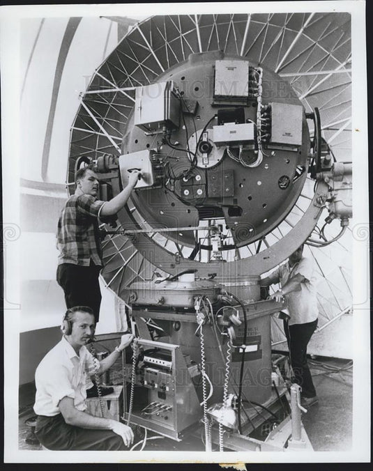 Press Photo Western Union International's Portable Earth Station USS Hornet - Historic Images