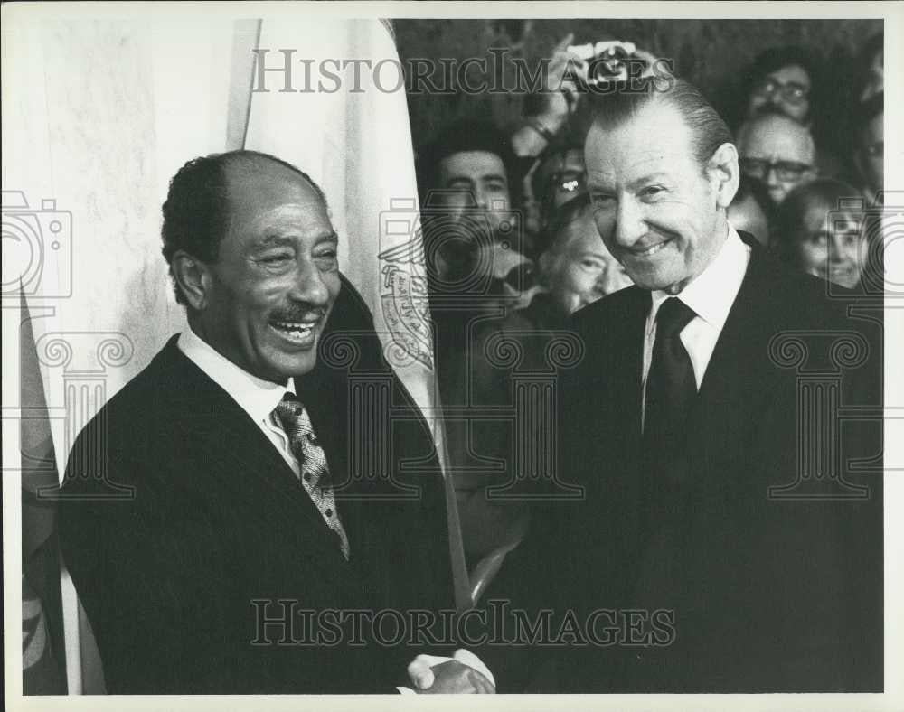 1975 Press Photo President of Egypt Pays Official Visit to UN Headquarters - Historic Images