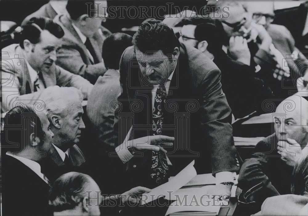 1972 Press Photo Debate on the East Treaties In The German Budenstag - Historic Images