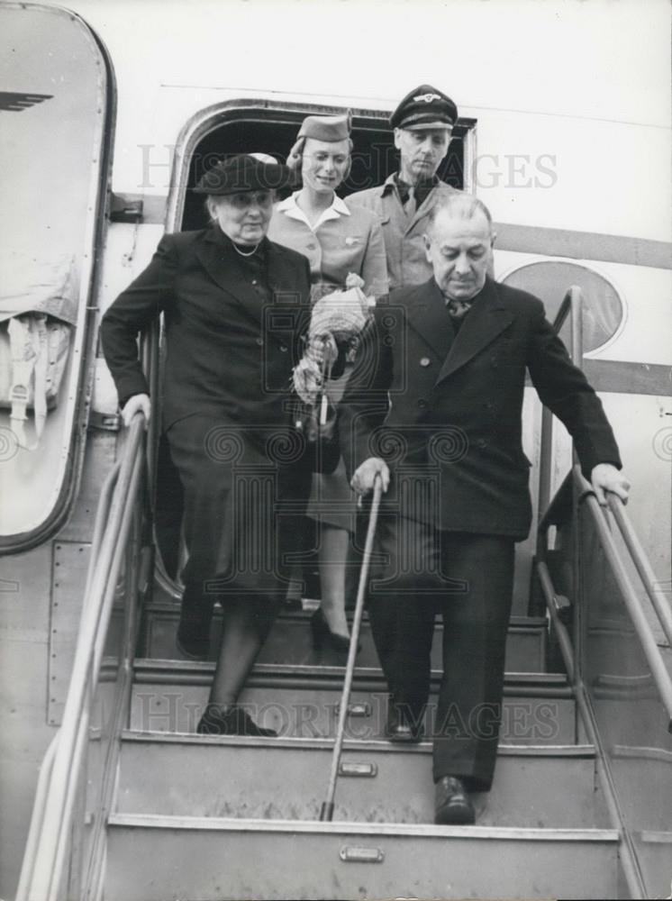 Press Photo Raeder arriving at Hannover airport yesterday from Berlin. - Historic Images