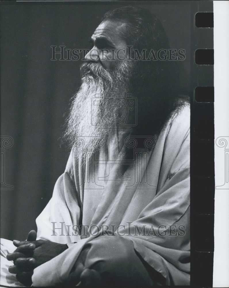 1969 Press Photo Swami Satchidananda at Carnegie Hall - Historic Images