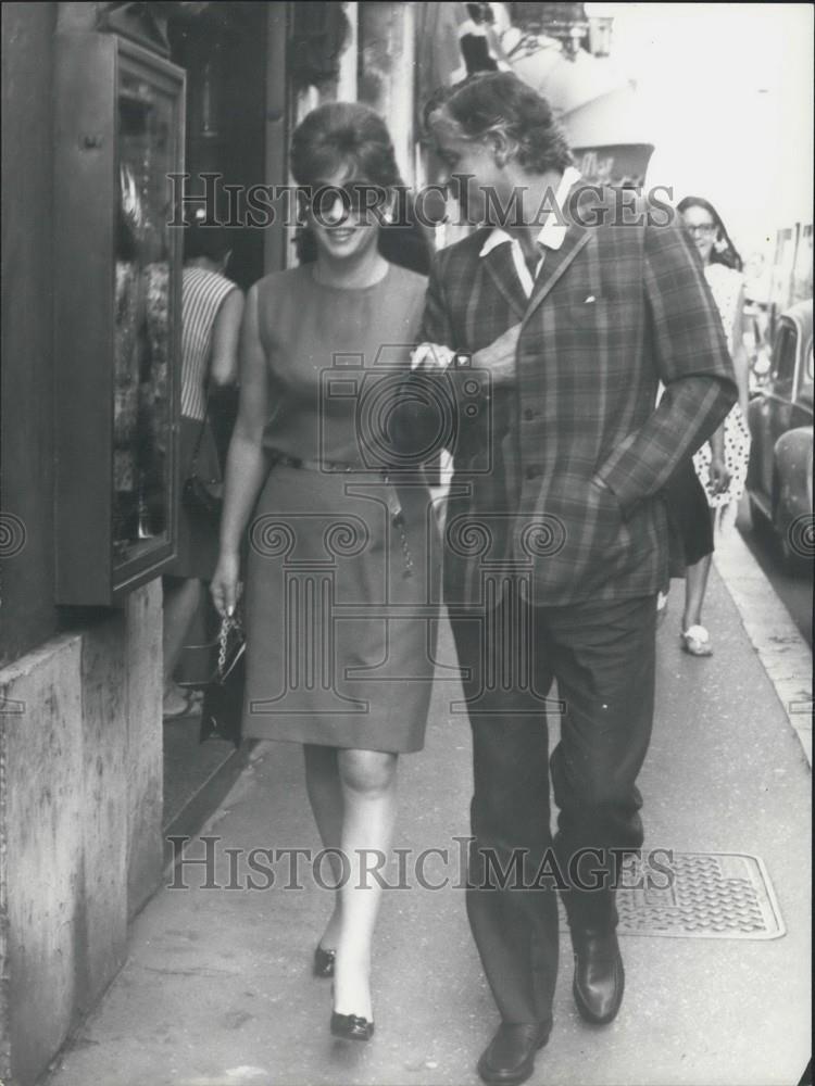 Press Photo Actress Gina Lollobrigida in  &quot;The beautiful November&quot;. - Historic Images