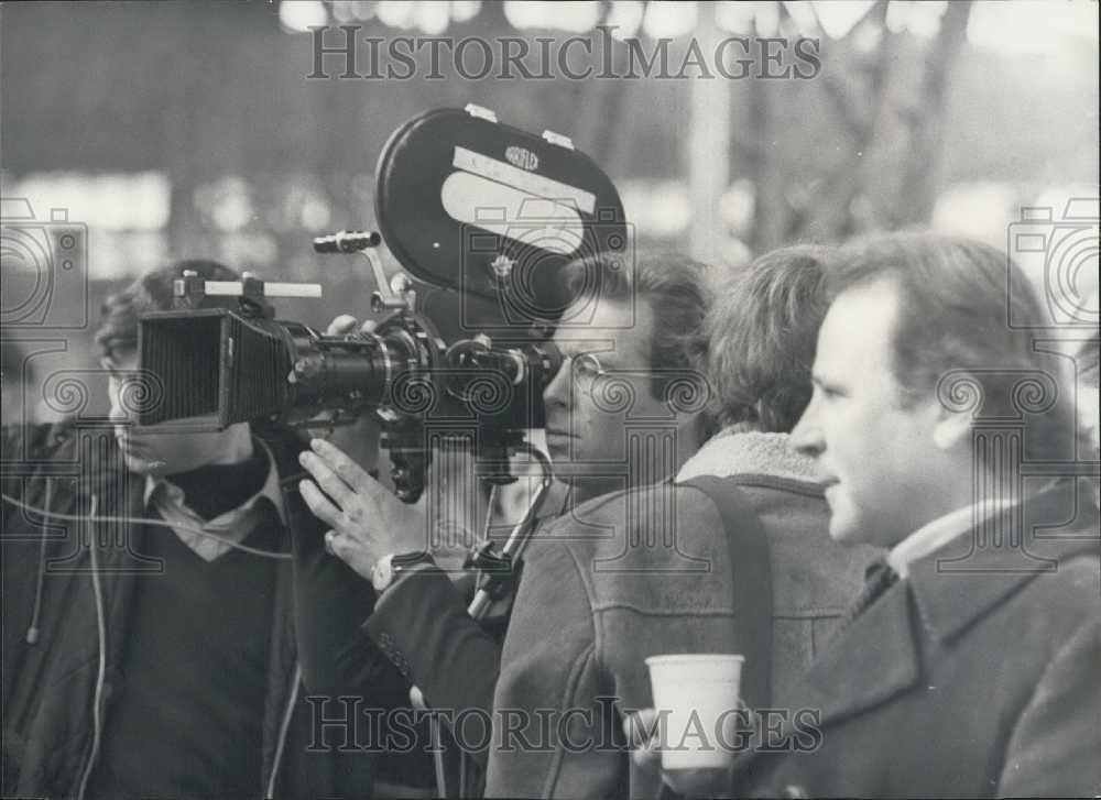 1969 Press Photo Lord Snowdon at Cruft&#39;s Dog Show - Historic Images