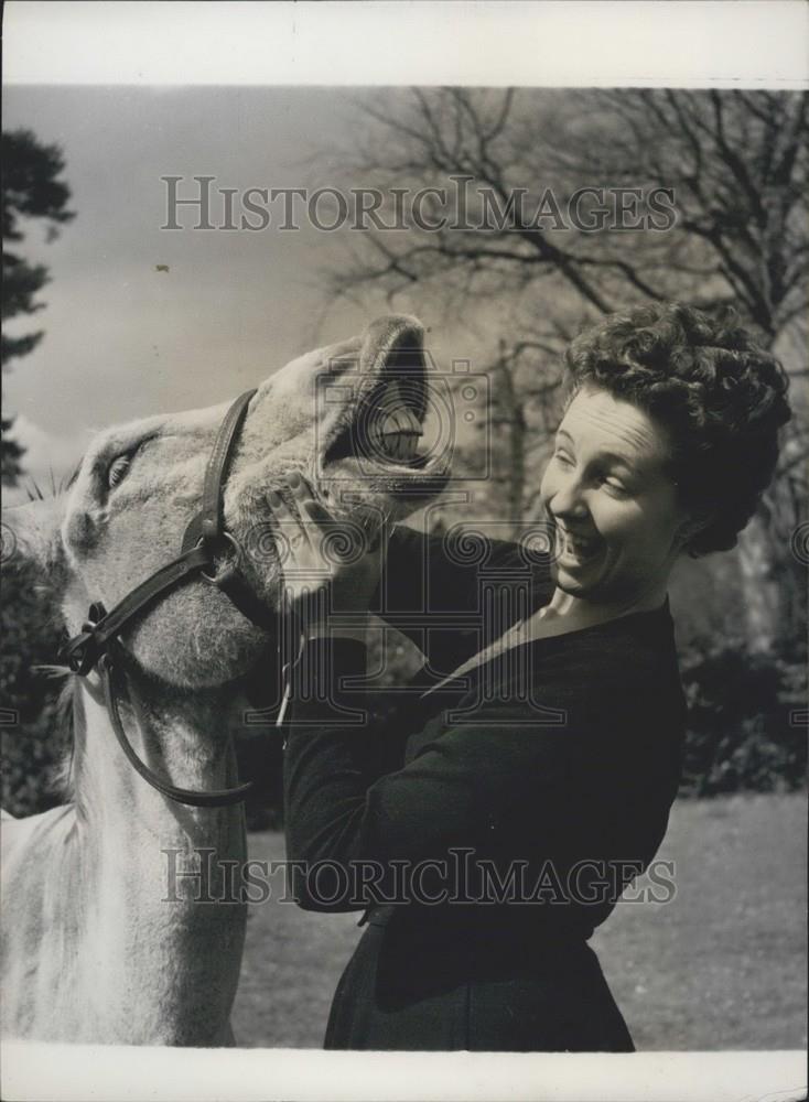 Press Photo Honesuckle To Donkey Grinning At Woman - Historic Images